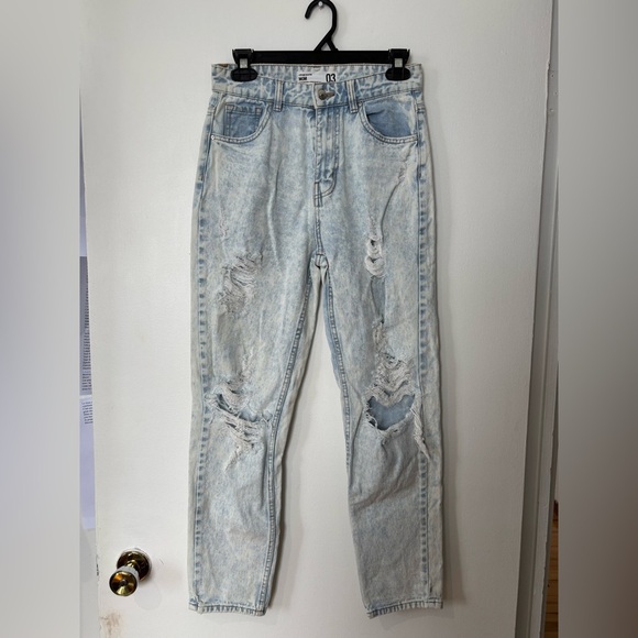 🎉4/30$🎉 Garage Distressed Light Blue Mom Jeans – Size 26 👖 - Picture 1 of 1